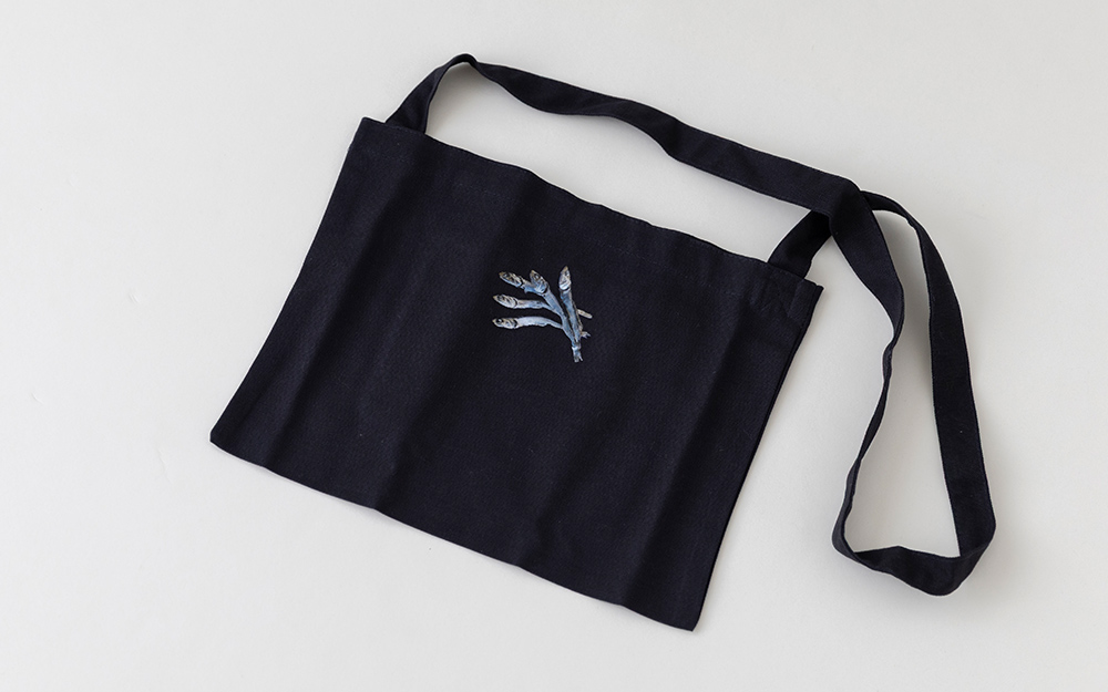 【かがわ物産館栗林庵】栗林庵オリジナル サコッシュ